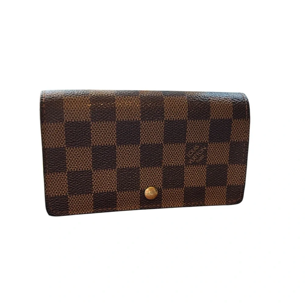 Authentic Louis Vuitton Damier Wallet